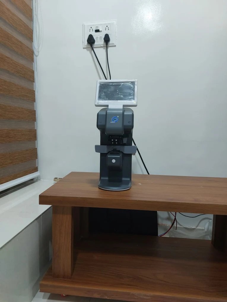 Auto Lensmeter for measuring spectacle power at Vijay Eye Hospital